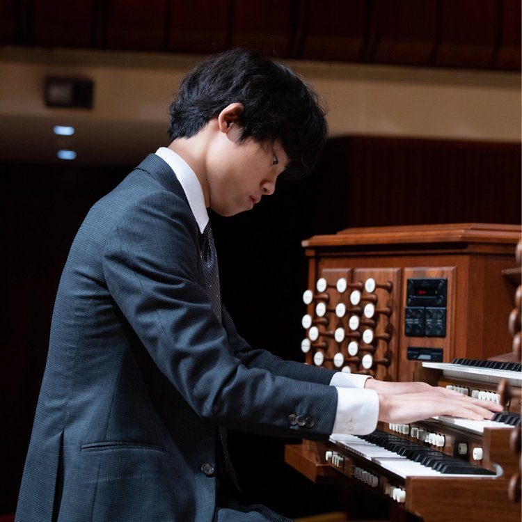 Eddie Zheng, organist
